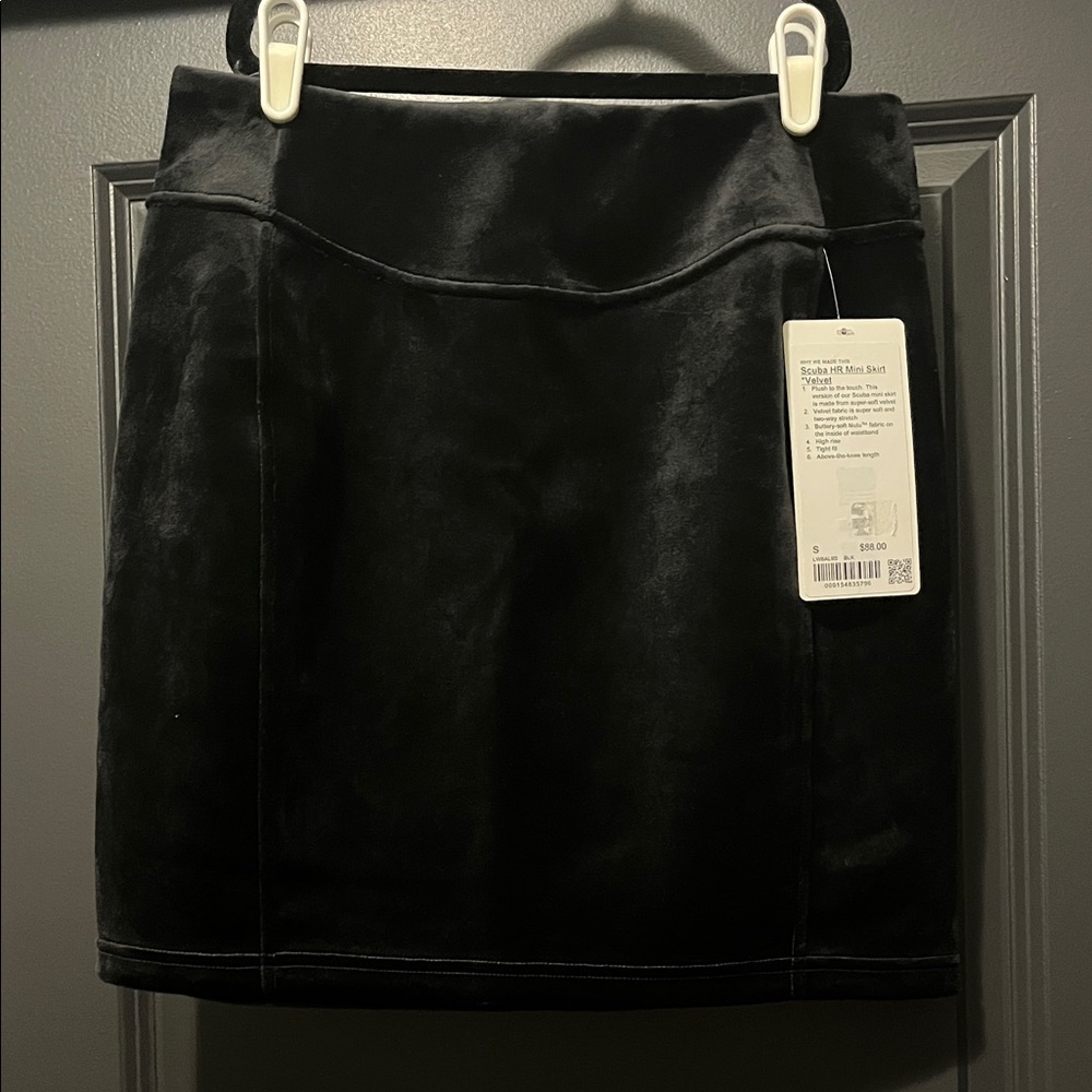 Lululemon HR Mini Skirt *velvet